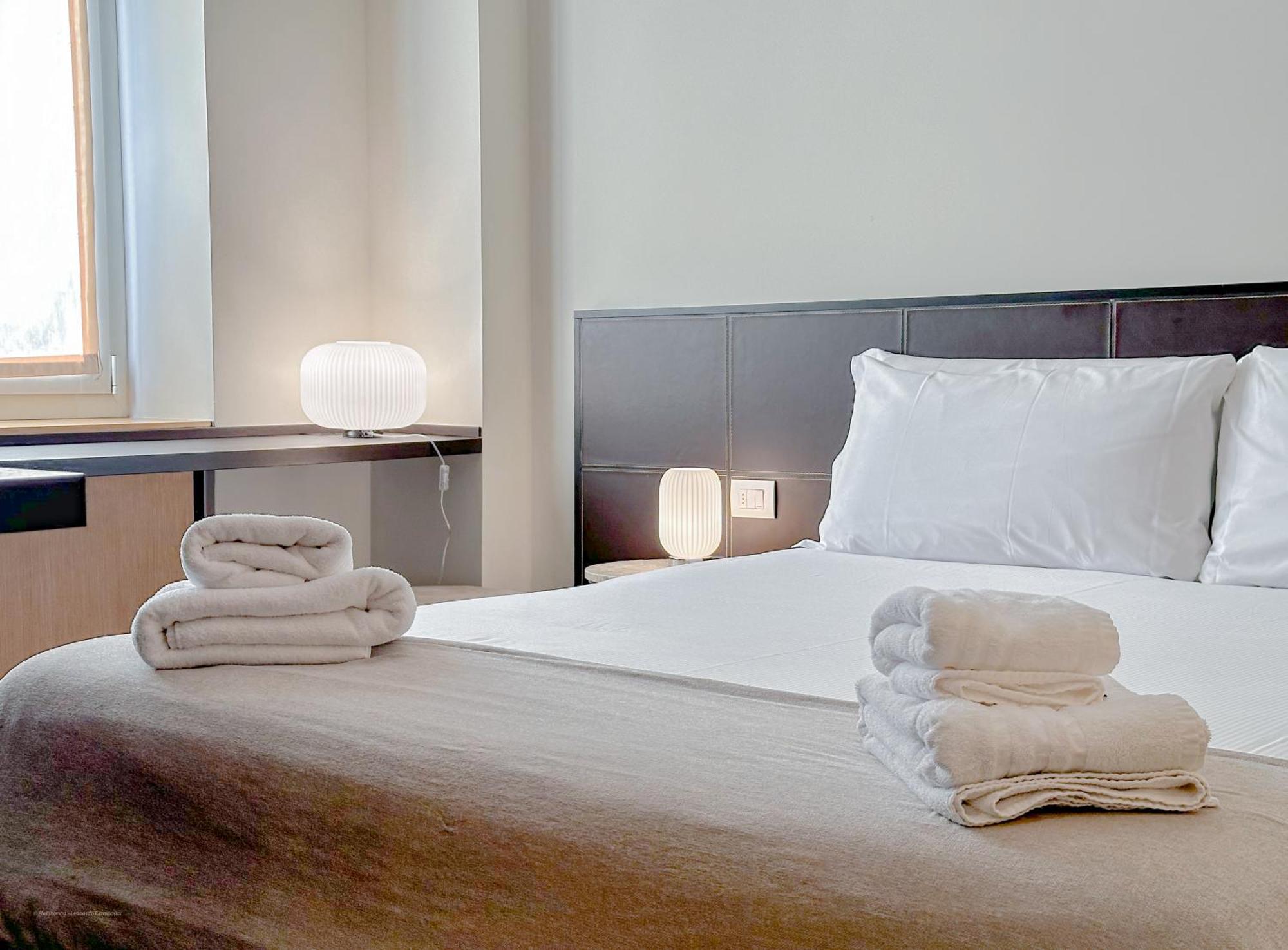 Fontana Suites - 15 Min Dal Duomo Милано Екстериор снимка